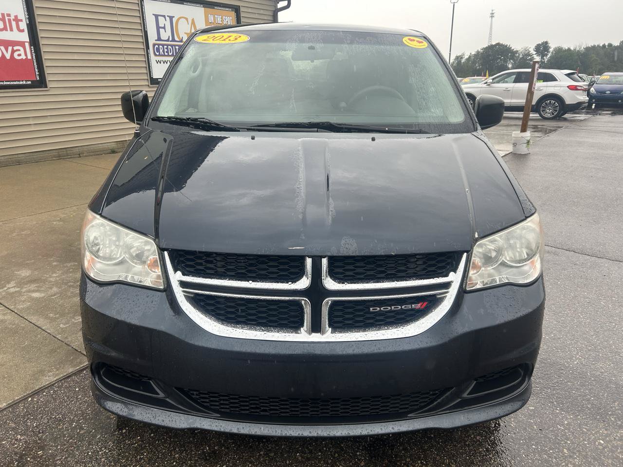 Used 2013 Dodge Grand Caravan SE FWD image 2