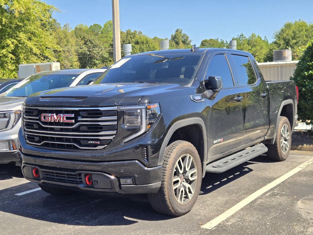 Used 2025 GMC Sierra 1500 AT4 w/ AT4 Premium Package AWD/4WD image 3