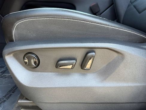 Used 2025 Volkswagen Atlas SE AWD/4WD image 10