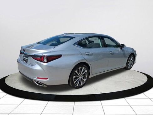 Certified 2021 Lexus ES 350 w/ Premium Package image 4