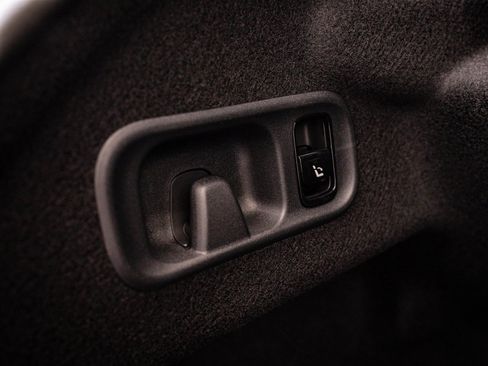 New 2026 Mercedes-Benz C 300 4MATIC Sedan image 23