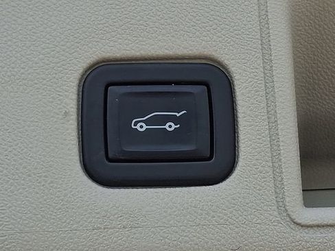 Used 2020 GMC Terrain Denali w/ Denali Premium Package AWD/4WD image 32