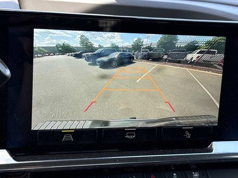Used 2026 Chevrolet Silverado 2500 LTZ w/ LTZ Convenience Package AWD/4WD image 12