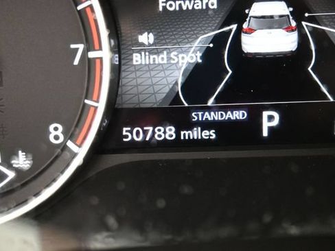 Used 2025 Nissan Rogue SV FWD image 18