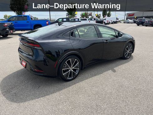 Used 2023 Toyota Prius XLE AWD/4WD image 6