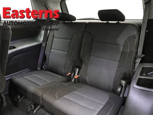 Used 2022 GMC Acadia SLE image 27