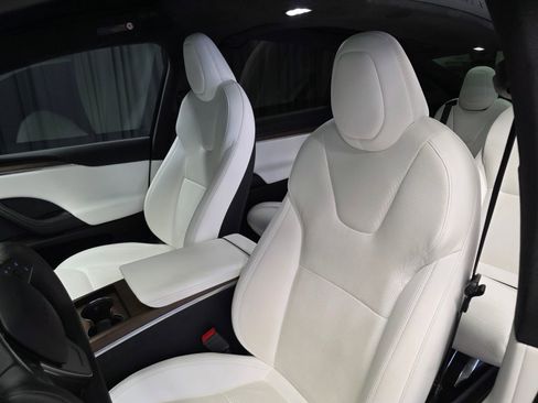 Used 2022 Tesla Model X image 21