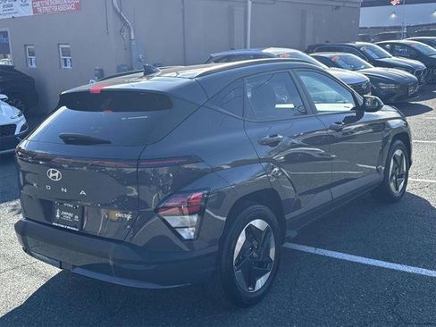 Certified 2024 Hyundai Kona SEL image 9