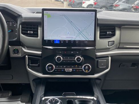 Used 2024 Ford Expedition Max XLT image 26