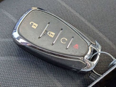 Used 2022 Chevrolet Trax LT w/ LT Convenience Package image 31