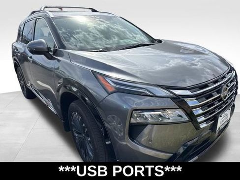 Used 2026 Nissan Rogue Platinum w/ Platinum Premium Package image 5