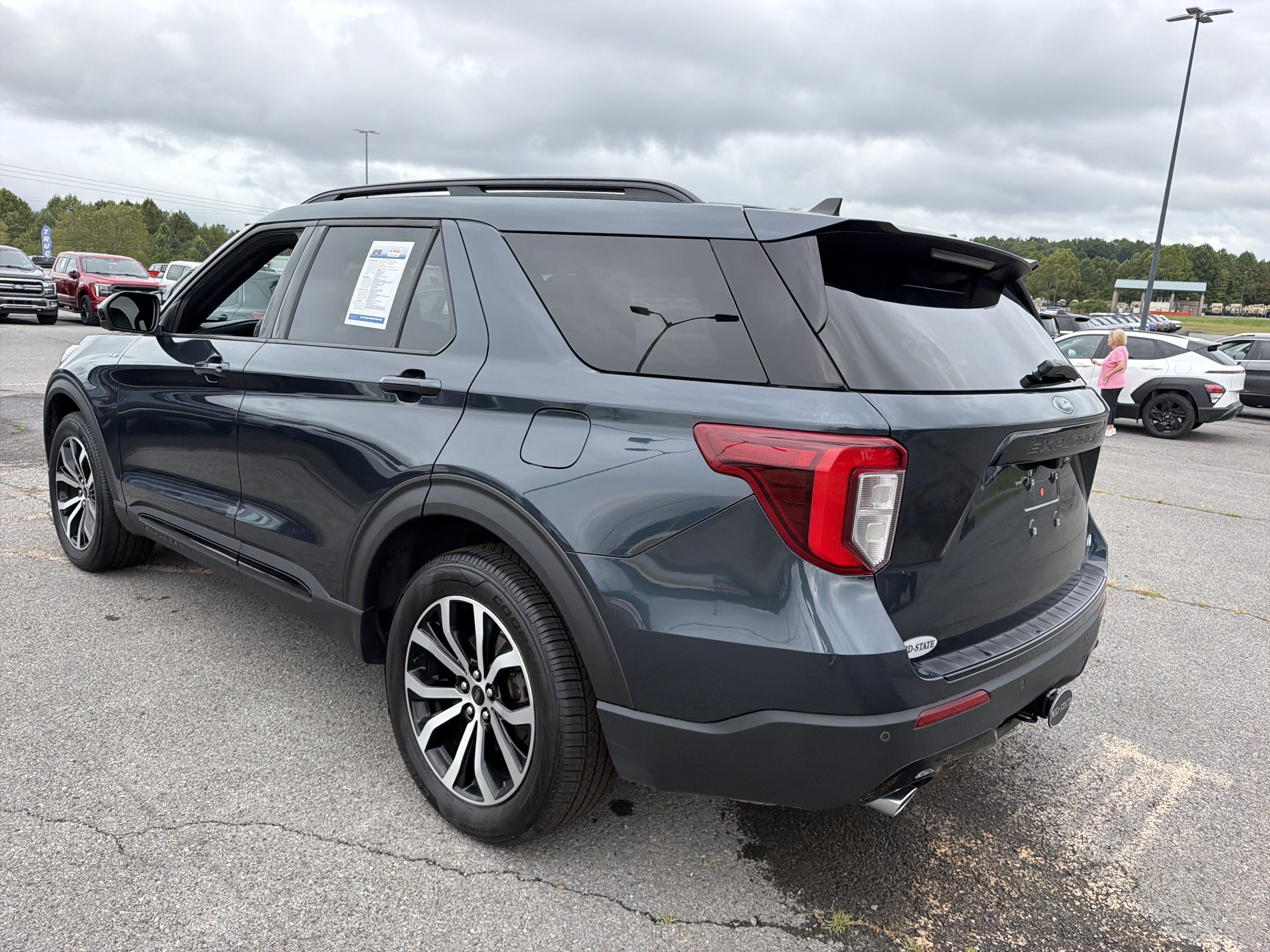 Used 2023 Ford Explorer ST-Line w/ Class IV Trailer Tow Package AWD/4WD image 7