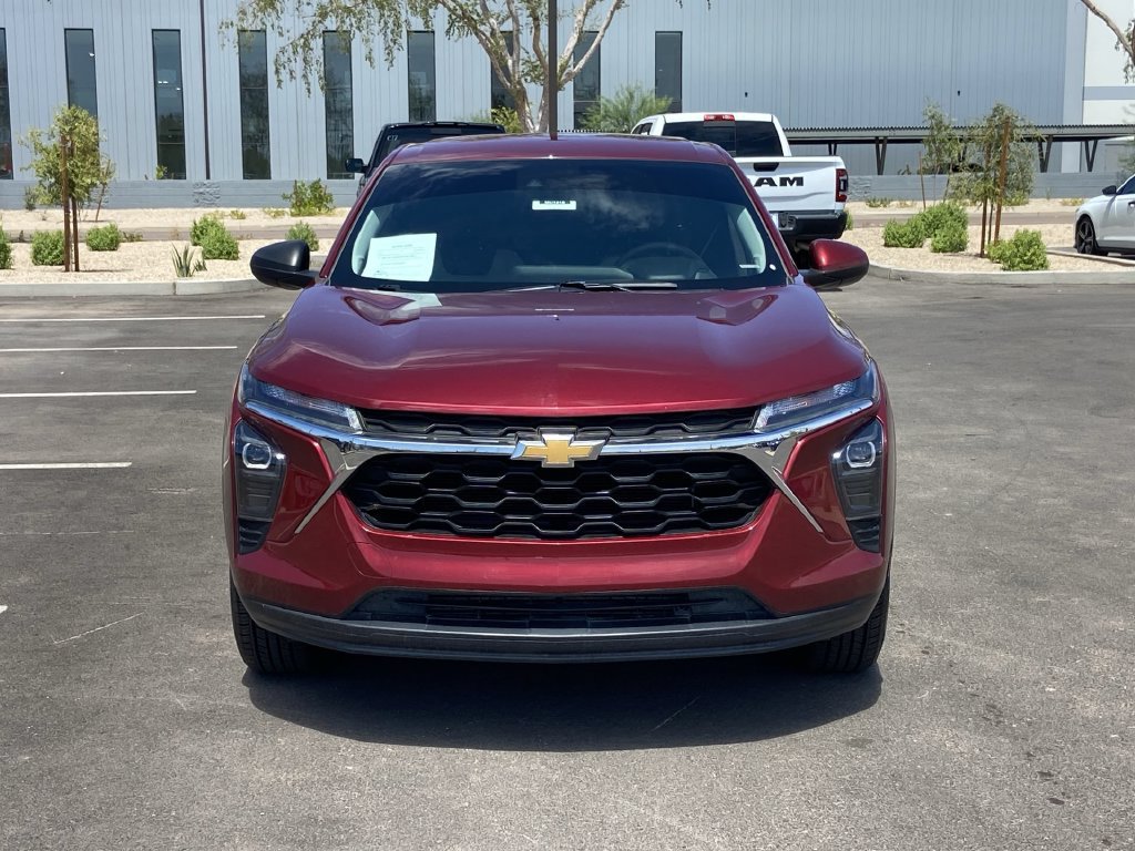 Used 2024 Chevrolet Trax LS w/ LS Convenience Package FWD image 3