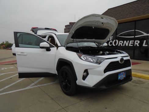 Used 2021 Toyota RAV4 XLE image 20