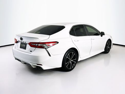 Used 2018 Toyota Camry SE image 9