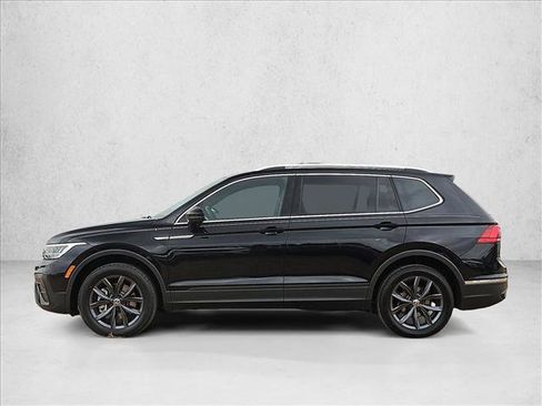 Used 2023 Volkswagen Tiguan SE FWD image 9