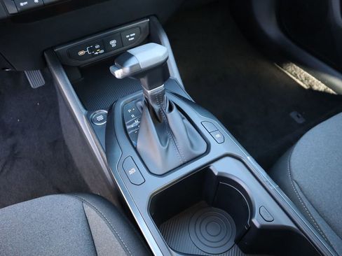 New 2025 Kia K4 LXS image 32