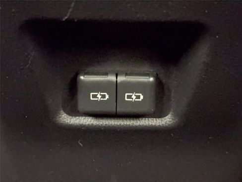 Certified 2025 Toyota RAV4 XLE AWD/4WD image 35