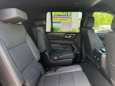 Used 2024 Chevrolet Suburban Z71 w/ Luxury Package AWD/4WD image 10