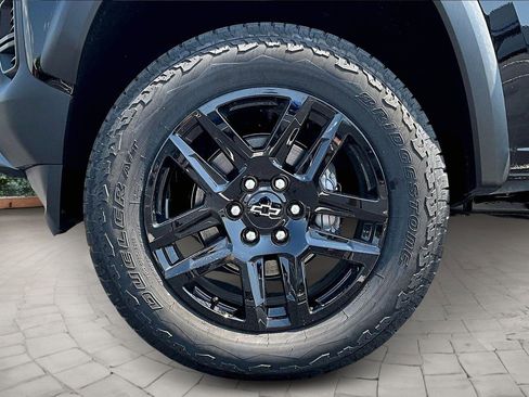 New 2025 Chevrolet Colorado Trail Boss w/ Midnight Edition AWD/4WD image 12
