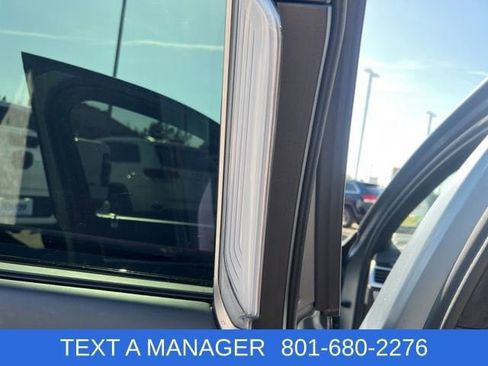 Used 2022 BMW 750i xDrive w/ Autobahn Package image 39