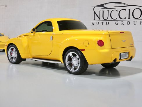 Used 2005 Chevrolet SSR w/ Preferred Equipment Group image 14