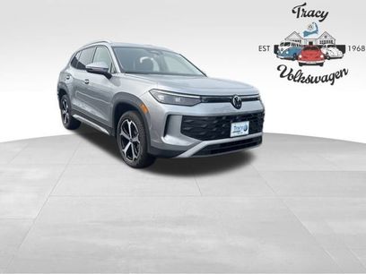 New 2025 Volkswagen Tiguan SE