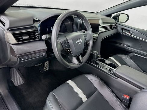 Certified 2025 Toyota Camry SE image 9