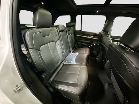 New 2026 Jeep Grand Cherokee Limited AWD/4WD image 30