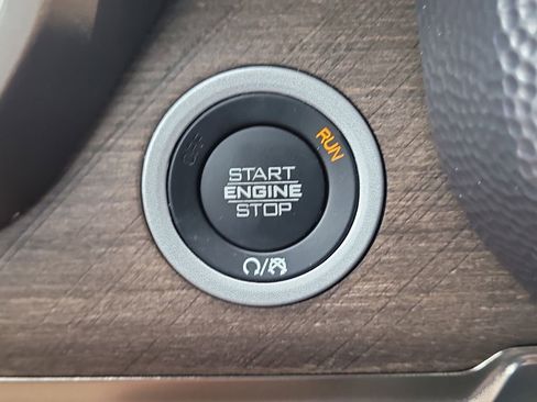 Certified 2025 RAM 1500 Limited image 27