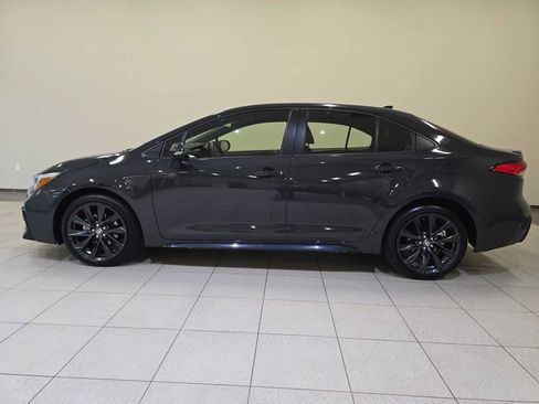 Certified 2025 Toyota Corolla SE FWD image 3