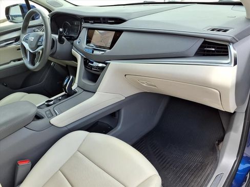 Used 2024 Cadillac XT5 Premium Luxury FWD image 8