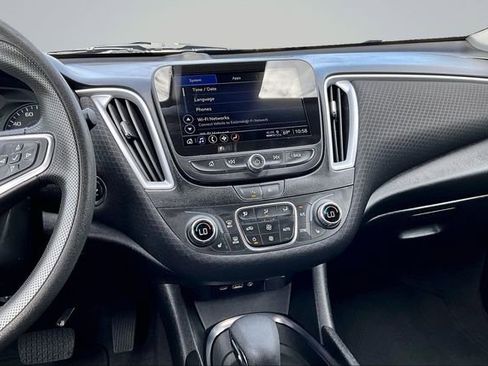 Used 2023 Chevrolet Malibu LT image 9