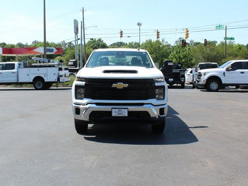 Used 2024 Chevrolet Silverado 2500 W/T w/ WT/CX Safety Package AWD/4WD image 9