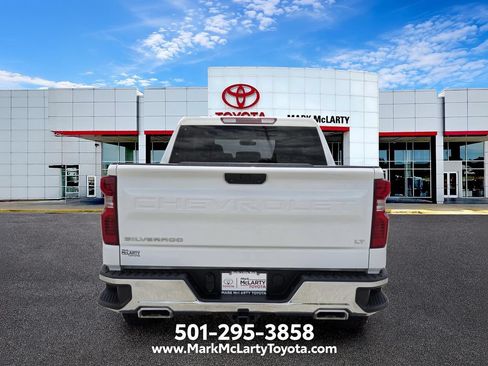 Used 2021 Chevrolet Silverado 1500 LT w/ Z71 Off-Road Package AWD/4WD image 4