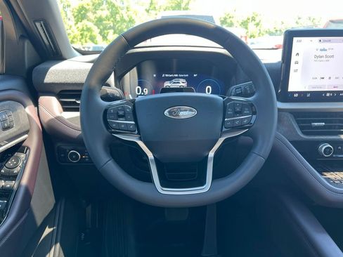 Used 2025 Ford Explorer Platinum w/ LUX Leather Package AWD/4WD image 39