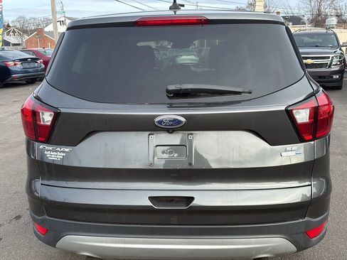 Used 2019 Ford Escape SE image 6