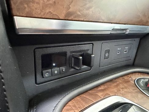 Used 2024 Nissan Armada SL w/ Captain's Chairs Package AWD/4WD image 28