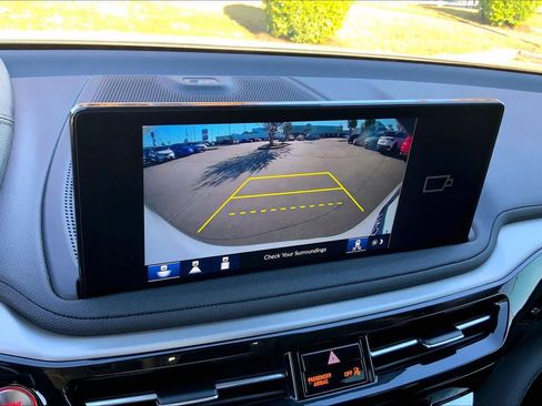 Used 2025 Acura MDX FWD image 25