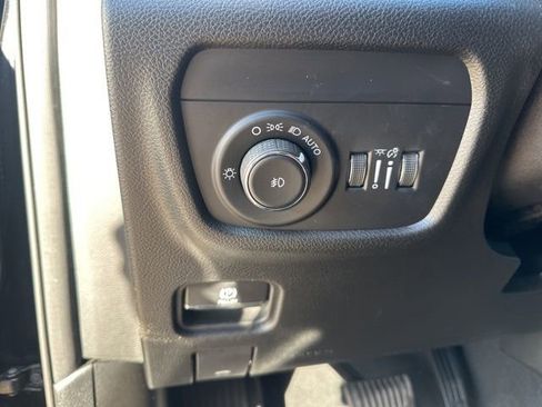 Used 2024 Jeep Grand Cherokee Limited AWD/4WD image 16