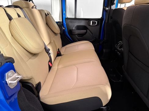 Used 2023 Jeep Wrangler Unlimited w/ Cold Weather Group AWD/4WD image 35