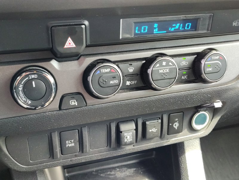 Used 2023 Toyota Tacoma TRD Sport AWD/4WD image 16