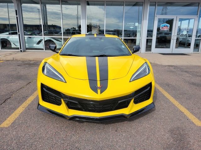 Used 2025 Chevrolet Corvette Z06 RWD image 2