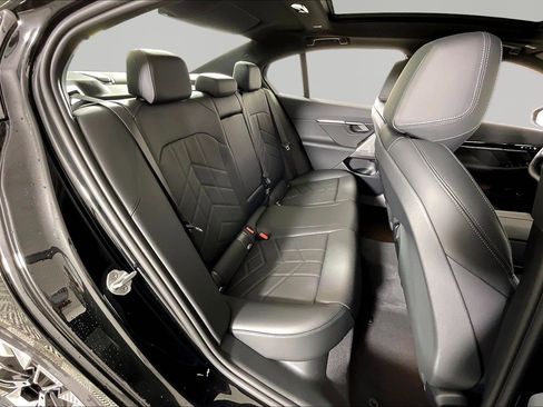 New 2026 BMW 530i xDrive w/ Premium Package AWD/4WD image 13