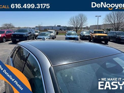 Used 2024 Cadillac Lyriq Luxury AWD/4WD image 15