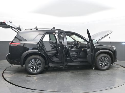 New 2025 Nissan Pathfinder SV w/ SV Premium Package image 47