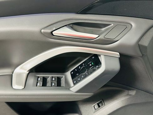 Certified 2025 Audi Q5 Premium w/ Convenience Package image 21