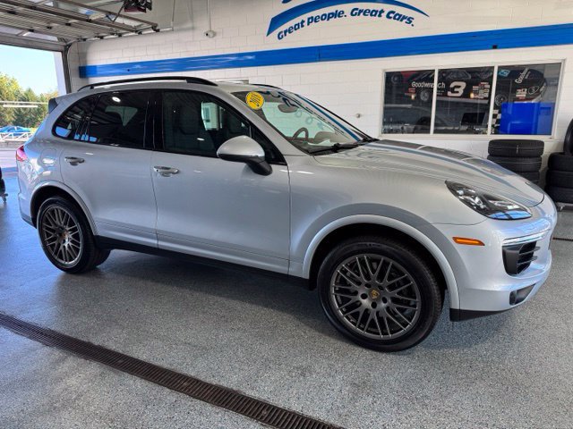 Used 2018 Porsche Cayenne Platinum Edition w/ Premium Package Plus AWD/4WD image 14
