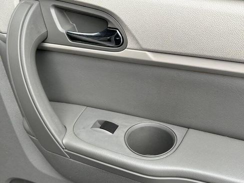 Used 2016 Chevrolet Traverse LT w/ Style and Technology Package image 40