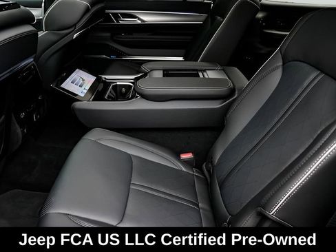 Used 2023 Jeep Grand Wagoneer L Series II w/ Premium Group II AWD/4WD image 23